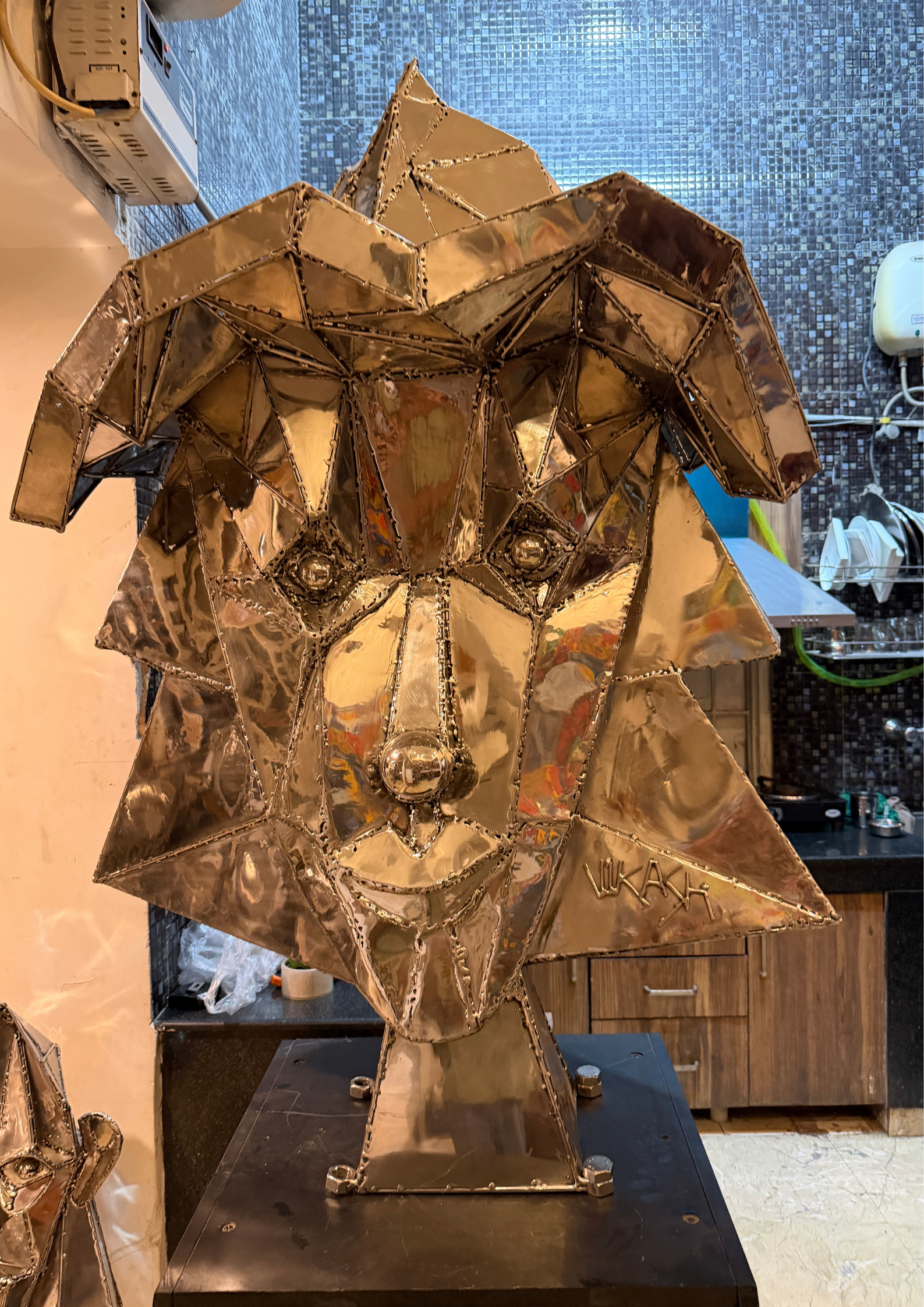 Joker Steel Sculpture by Vikash Kalra – A Bold Expression of Chaos, Wit & Human Duality
