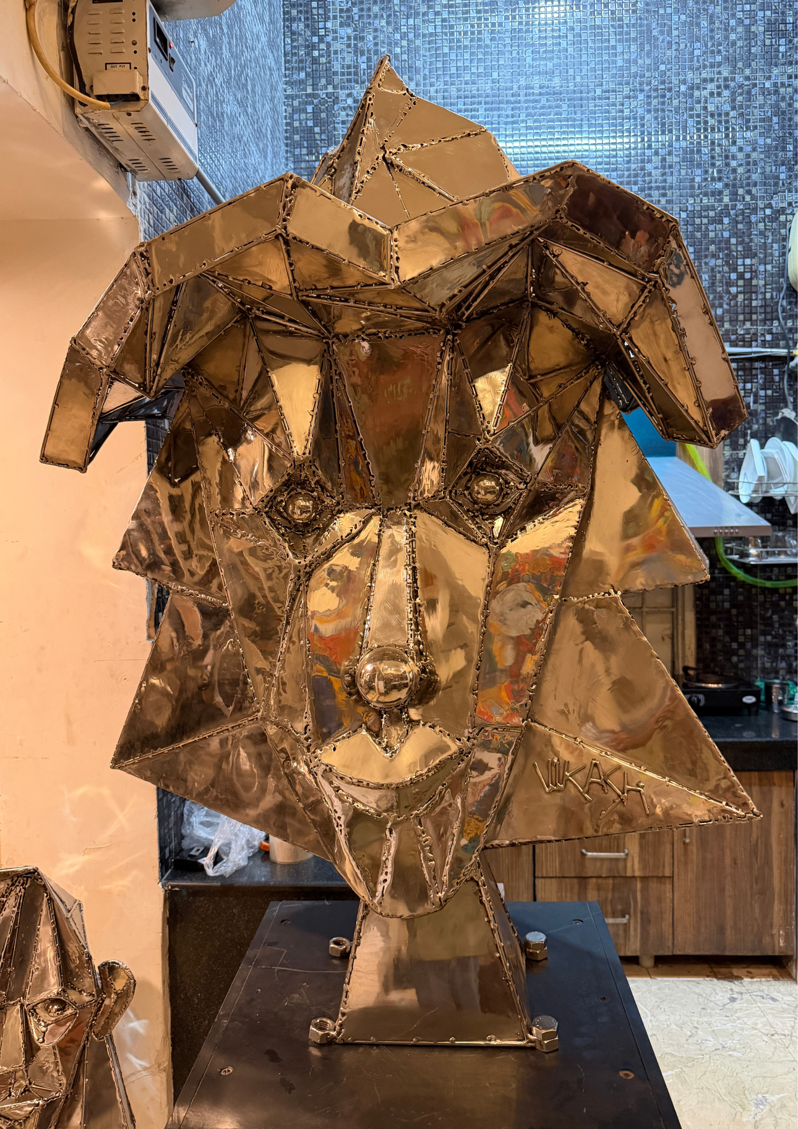 Joker Steel Sculpture by Vikash Kalra – A Bold Expression of Chaos, Wit & Human Duality