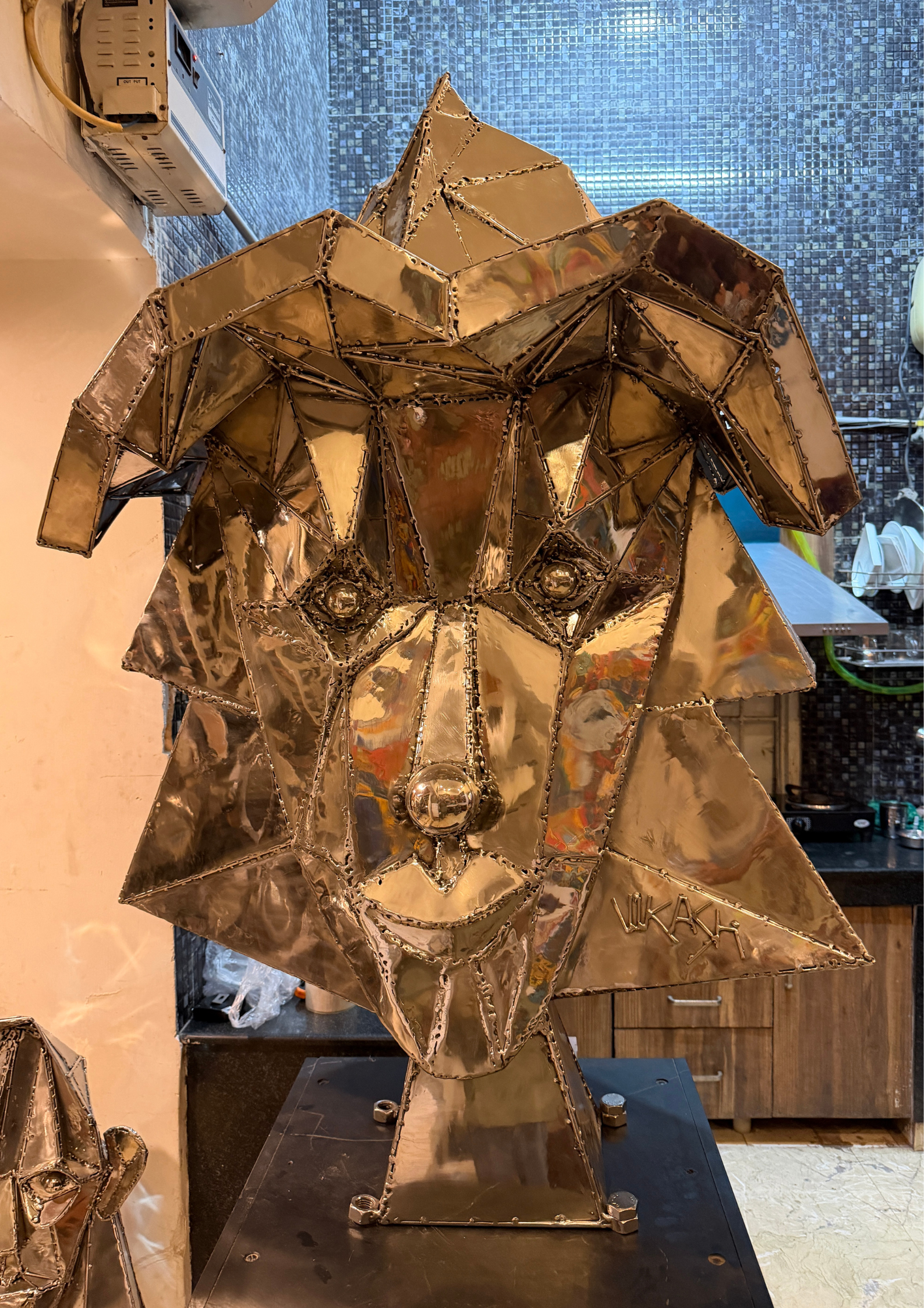Joker Steel Sculpture by Vikash Kalra – A Bold Expression of Chaos, Wit & Human Duality